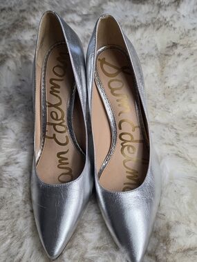 Sam Edelman Silver Metallic Pointed Toe Hazel Pumps Size 9